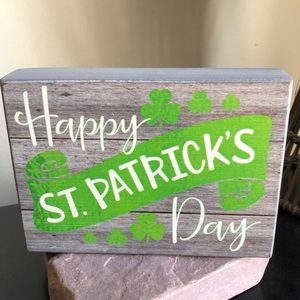 HAPPY ST. PATRICK’S DAY Wooden Sign Decor